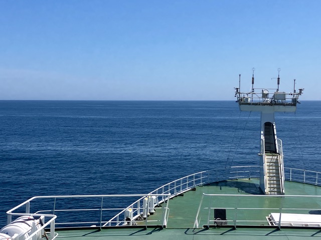 Image of the open ocean from onboard the ship