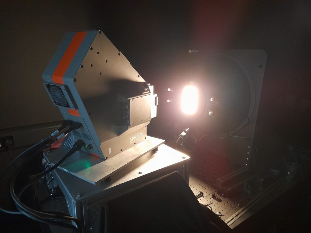 Specim Aisa FENIX 1K with a bright light in the lab